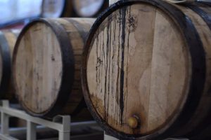 Best Oak Aging Barrels for Moonshine