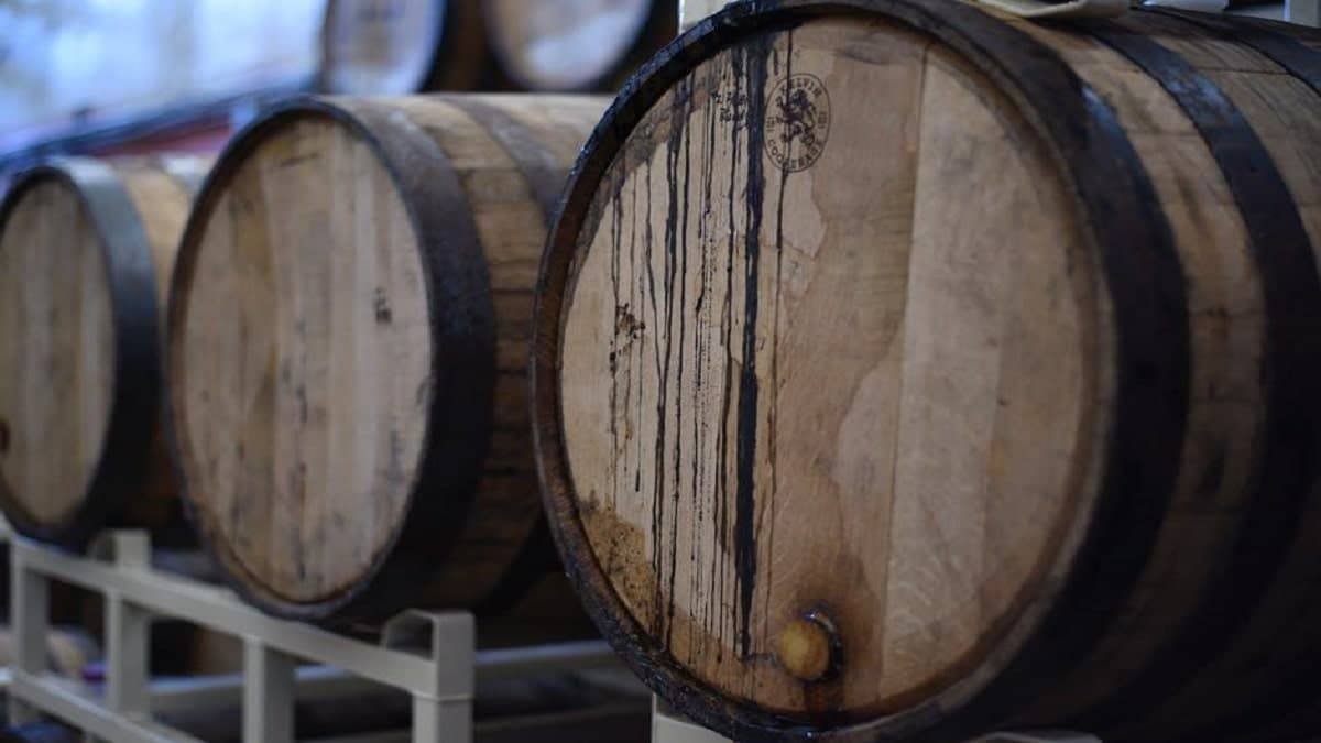 Best Oak Aging Barrels For Moonshine