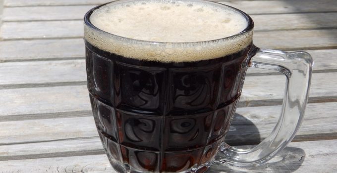 Root beer in a glass mug